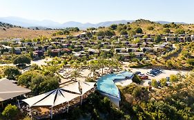 ARAMERAS Resort